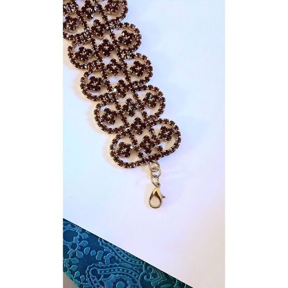 Ladies Elegant Bracelet - Style A - Picture 2 of 9